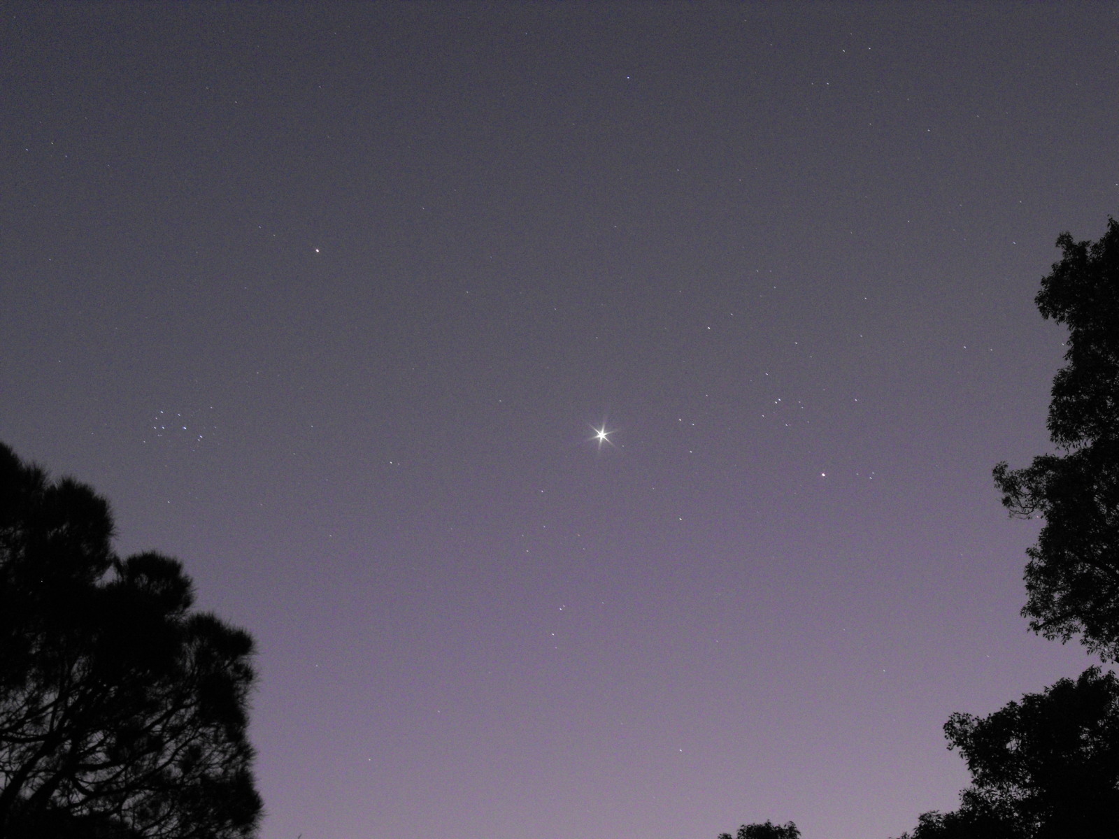 Venus and Mars between the Pleiades and Hyades
